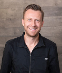 Dr. Dustin Pfundheller